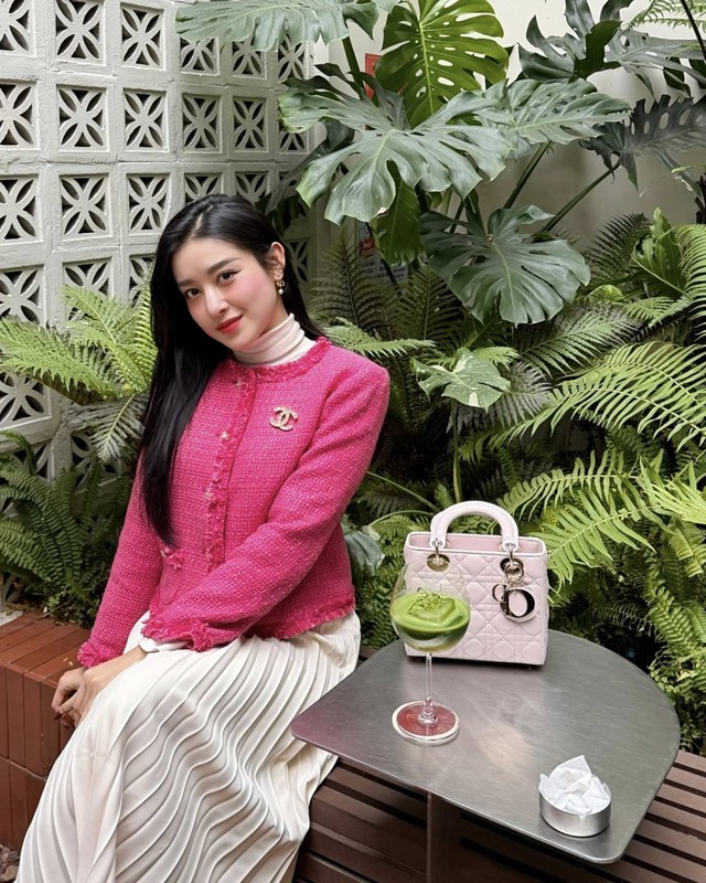 Ch&acirc;n dung &aacute; hậu g&acirc;y tranh c&atilde;i MXH bởi c&acirc;u chuyện 'pass đồ' - Ảnh 3.