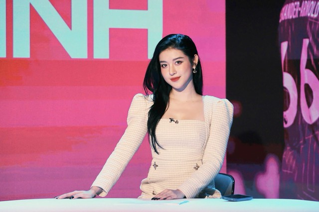 Ch&acirc;n dung &aacute; hậu g&acirc;y tranh c&atilde;i MXH bởi c&acirc;u chuyện 'pass đồ' - Ảnh 4.