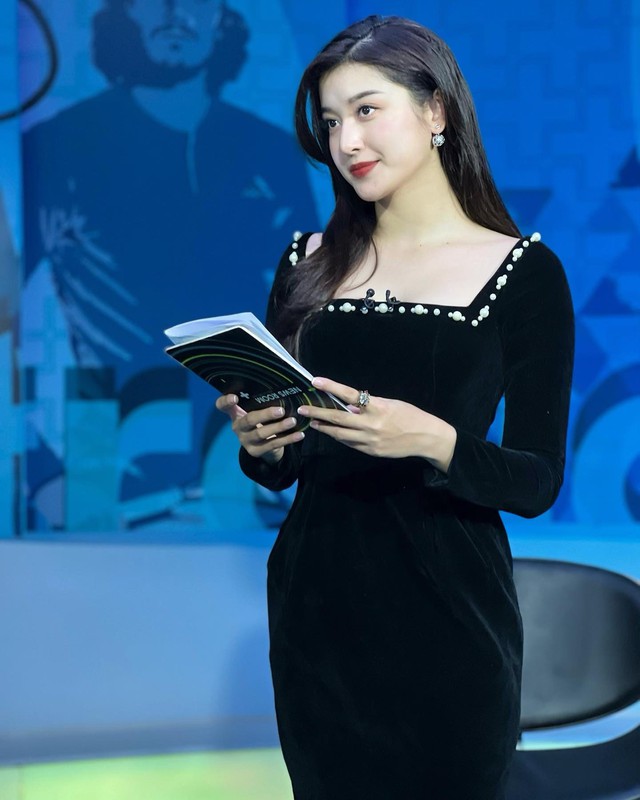 Ch&acirc;n dung &aacute; hậu g&acirc;y tranh c&atilde;i MXH bởi c&acirc;u chuyện 'pass đồ' - Ảnh 5.