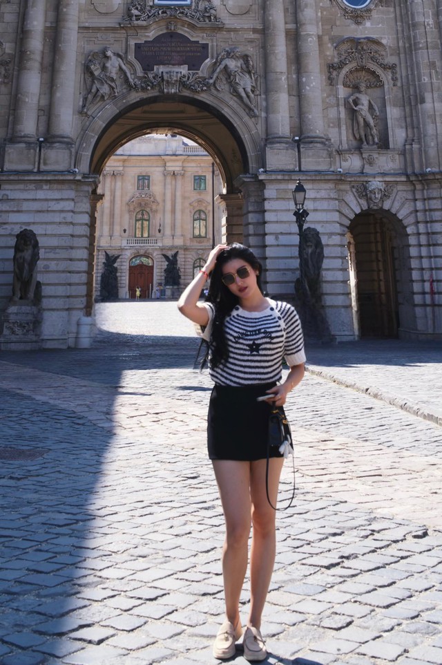 Ch&acirc;n dung &aacute; hậu g&acirc;y tranh c&atilde;i MXH bởi c&acirc;u chuyện 'pass đồ' - Ảnh 9.