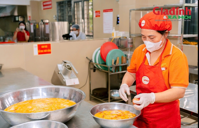 Ph&oacute; Chủ tịch UBND Th&agrave;nh phố khảo s&aacute;t an to&agrave;n vệ sinh thực phẩm tại trường Tiểu học Đo&agrave;n Khu&ecirc; - Ảnh 3.