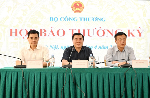 Bộ Công thương thông tin gì về kịch bản điều hành xăng dầu trong nước khi giá thế giới vượt ngưỡng 200 USD/thùng - Ảnh 3. Bộ Công thương thông tin gì về kịch bản điều hành xăng dầu trong nước khi giá thế giới vượt ngưỡng 200 USD/thùng - Ảnh 3.