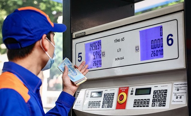 Chiều 9/4 gi&aacute; xăng dầu tiếp tục giảm mạnh, dầu diesel hạ gần 10.000 đồng/l&iacute;t - Ảnh 3.