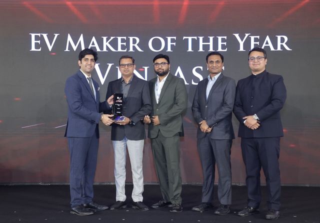 VinFast được vinh danh 'Nh&agrave; sản xuất xe điện của năm' tại Times Drive Auto Summit & Awards 2026 - Ảnh 1.