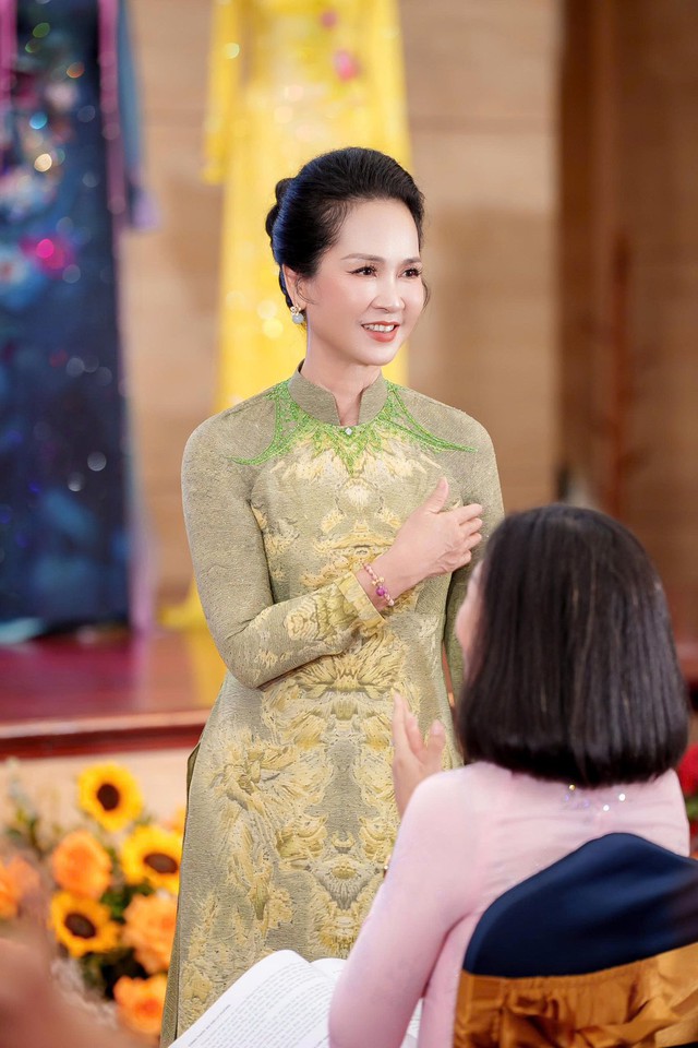 Nguyễn Văn Chung gây bất ngờ khi tham gia chương trình năm 2026 , Quỳnh Nga nóng bỏng - Ảnh 3. Nguyễn Văn Chung gây bất ngờ khi tham gia chương trình năm 2026 , Quỳnh Nga nóng bỏng - Ảnh 3.