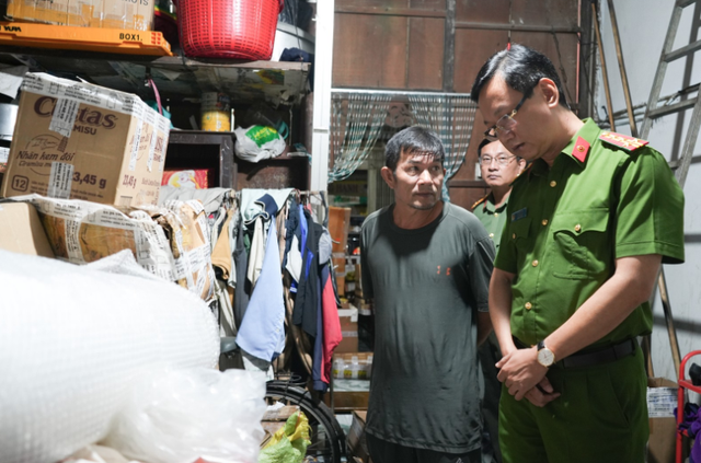 Khởi tố 2 đối tượng sản xuất, b&aacute;n lượng lớn nước hoa giả mang c&aacute;c nh&atilde;n hiệu nổi tiếng COCO CHANEL, DIOR, LELABO - Ảnh 2.