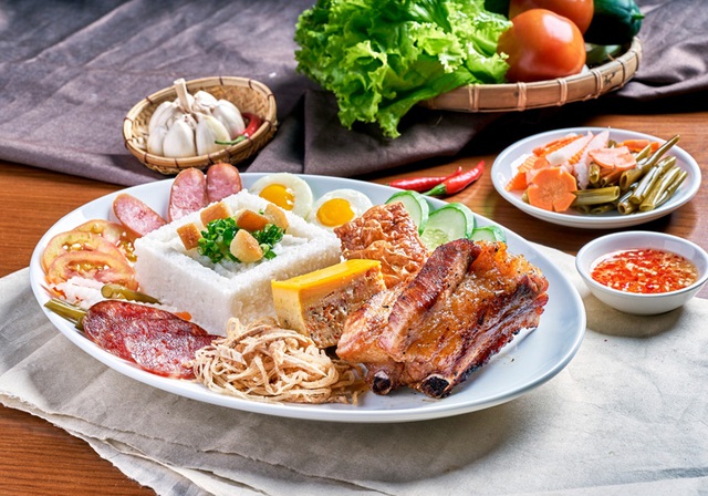 3 M&oacute;n ăn kh&ocirc;ng n&ecirc;n h&acirc;m n&oacute;ng lại mang cơm trưa đi l&agrave;m năm 2026 - Ảnh 2.