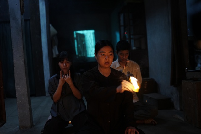 Sau phim của Mỹ T&acirc;m, nữ NSƯT n&agrave;y tiếp tục 'c&agrave;n qu&eacute;t' phim kinh dị nặng đ&ocirc; v&agrave;o th&aacute;ng 6 tới - Ảnh 3.