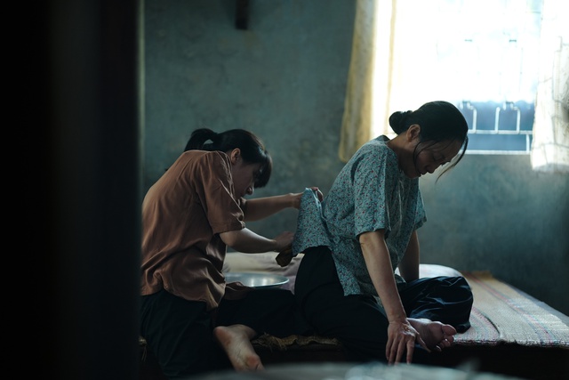 Sau phim của Mỹ T&acirc;m, nữ NSƯT n&agrave;y tiếp tục 'c&agrave;n qu&eacute;t' phim kinh dị nặng đ&ocirc; v&agrave;o th&aacute;ng 6 tới - Ảnh 2.