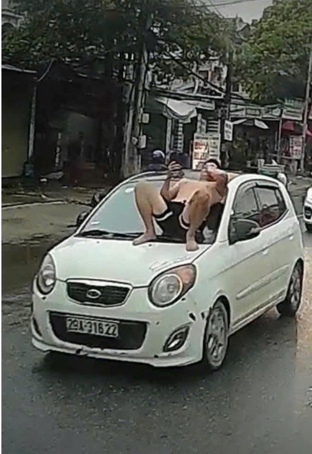 H&agrave; Nội: Bố vợ v&agrave; con rể bị khởi tố v&igrave; g&acirc;y rối trật tự c&ocirc;ng cộng - Ảnh 3.