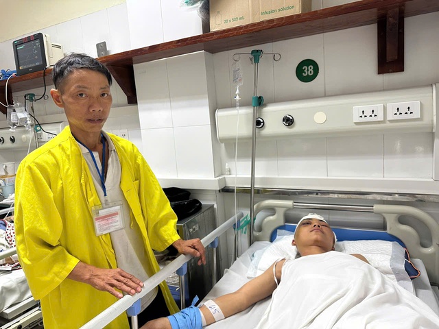 Nam thiếu ni&ecirc;n người H&rsquo;M&ocirc;ng bị chấn thương sọ n&atilde;o sau tai nạn, gia đ&igrave;nh bất lực cầu cứu 40 triệu đồng để điều trị - Ảnh 2.