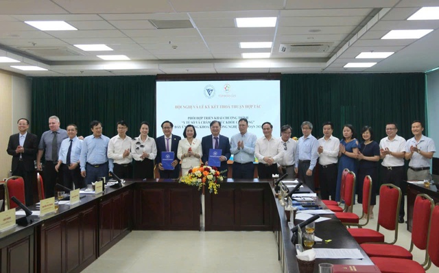 X&acirc;y dựng hệ sinh th&aacute;i y tế số chăm s&oacute;c sức khỏe chủ động cho cộng đồng  - Ảnh 2.