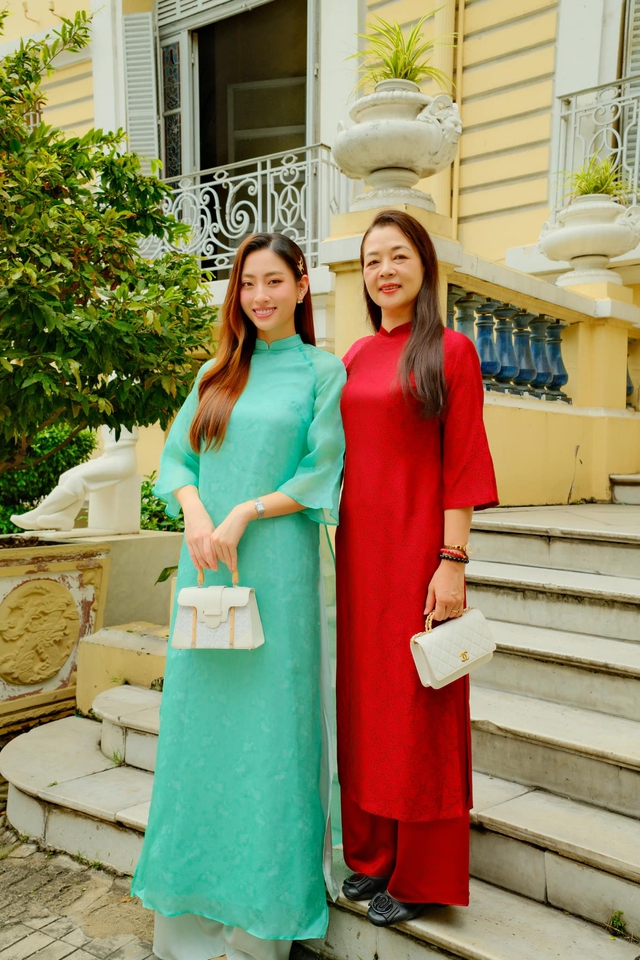Mẹ ruột Hoa hậu Lương Th&ugrave;y Linh ở tuổi hưu vẫn lu&ocirc;n l&agrave; nguồn cảm hứng lớn nhất về sự tự tin v&agrave; bản lĩnh với con g&aacute;i - Ảnh 12.
