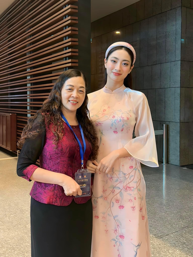 Mẹ ruột Hoa hậu Lương Th&ugrave;y Linh ở tuổi hưu vẫn lu&ocirc;n l&agrave; nguồn cảm hứng lớn nhất về sự tự tin v&agrave; bản lĩnh với con g&aacute;i - Ảnh 13.