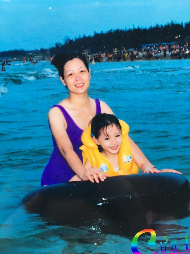 Mẹ ruột Hoa hậu Lương Th&ugrave;y Linh ở tuổi hưu vẫn lu&ocirc;n l&agrave; nguồn cảm hứng lớn nhất về sự tự tin v&agrave; bản lĩnh với con g&aacute;i - Ảnh 6.