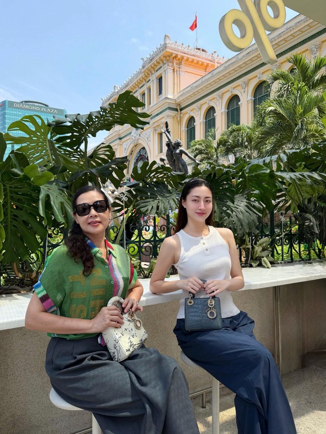 Mẹ ruột Hoa hậu Lương Th&ugrave;y Linh ở tuổi hưu vẫn lu&ocirc;n l&agrave; nguồn cảm hứng lớn nhất về sự tự tin v&agrave; bản lĩnh với con g&aacute;i - Ảnh 7.