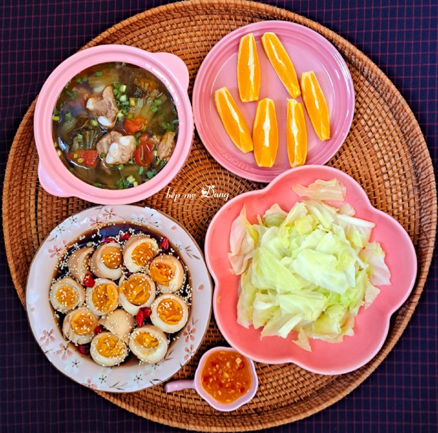 7 mâm cơm gia đình đủ chất cho gia đình 4 người - Ảnh 5. 7 mâm cơm gia đình đủ chất cho gia đình 4 người - Ảnh 5.