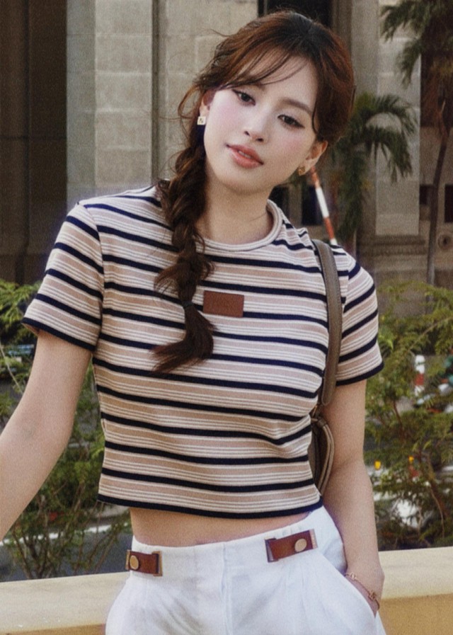 Trần Tiểu Vy phản ứng bất ngờ trước c&acirc;u hỏi ' b&igrave;nh hoa di động ' trong sự nghiệp điện ảnh - Ảnh 4.