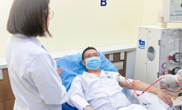 Gia đình 8 người mắc thận đa nang, người đàn ông 48 tuổi phải lọc máu vì suy thận giai đoạn cuối - Ảnh 1. Gia đình 8 người mắc thận đa nang, người đàn ông 48 tuổi phải lọc máu vì suy thận giai đoạn cuối - Ảnh 1.