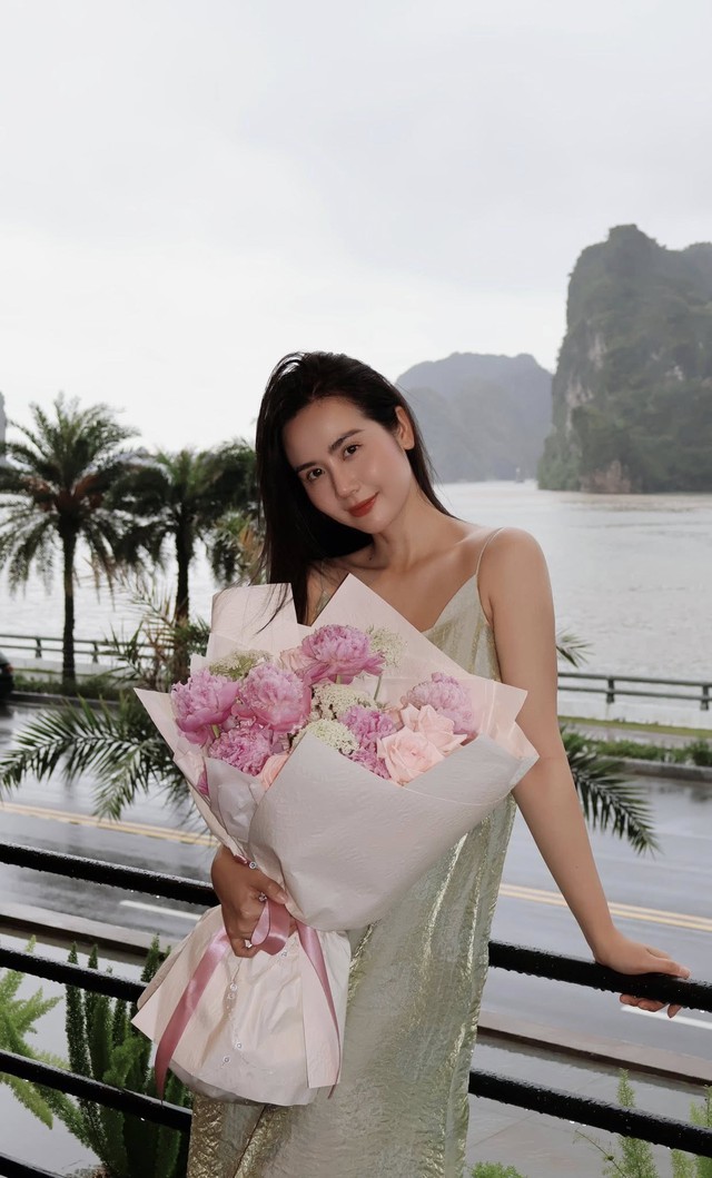 Ngọc Trinh làm nóng mạng xã hội với nhan sắc và sự nghiệp rực rỡ năm 2026 - Ảnh 5. Ngọc Trinh làm nóng mạng xã hội với nhan sắc và sự nghiệp rực rỡ năm 2026 - Ảnh 5.