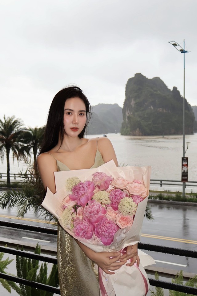 Ngọc Trinh làm nóng mạng xã hội với nhan sắc và sự nghiệp rực rỡ năm 2026 - Ảnh 6. Ngọc Trinh làm nóng mạng xã hội với nhan sắc và sự nghiệp rực rỡ năm 2026 - Ảnh 6.