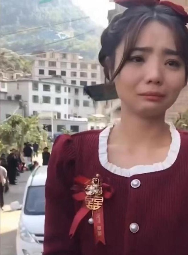 Đ&aacute;m cưới tan n&aacute;t chỉ v&igrave; một c&acirc;u n&oacute;i của mẹ vợ, c&ocirc; d&acirc;u đứng kh&oacute;c trước cửa nh&agrave; - Ảnh 1.
