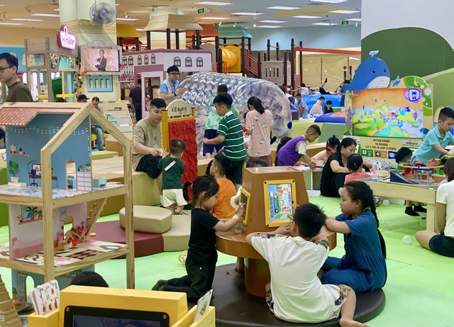 Khu vui chơi giải tr&iacute;, rạp chiếu phim tất bật đ&oacute;n kh&aacute;ch những ng&agrave;y đầu th&aacute;ng 5/2026 - Ảnh 15.