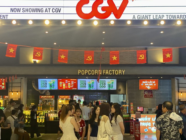 Khu vui chơi giải tr&iacute;, rạp chiếu phim tất bật đ&oacute;n kh&aacute;ch những ng&agrave;y đầu th&aacute;ng 5/2026 - Ảnh 13.