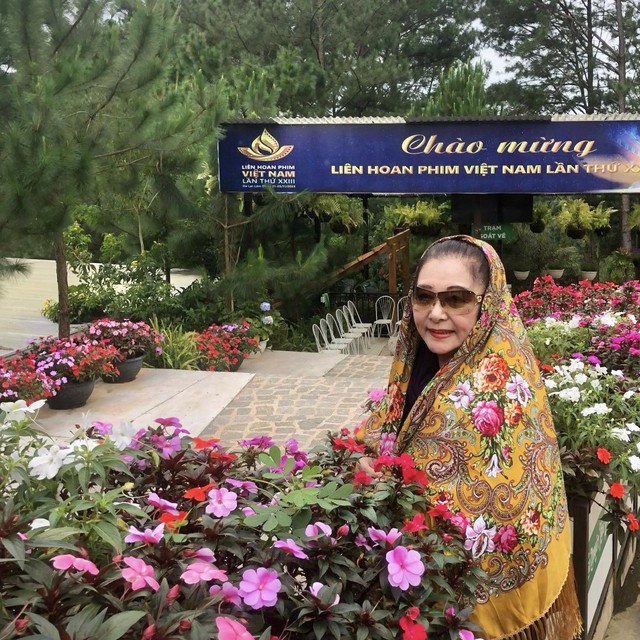 Đời thực ở tuổi xế chiều của nữ NSƯT mang qu&acirc;n h&agrave;m Đại t&aacute;, v&agrave;o vai ni c&ocirc; Huyền Trang trong 'Biệt động S&agrave;i G&ograve;n' - Ảnh 4.