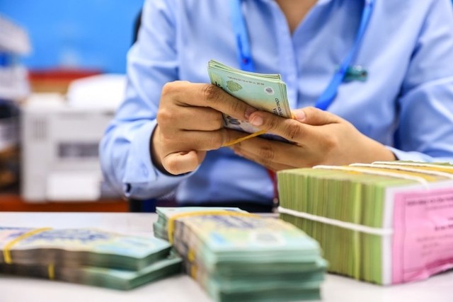 Ng&acirc;n h&agrave;ng tung l&atilde;i suất tới 8,9% khi gửi tiết kiệm 100 triệu đồng 12 th&aacute;ng - Ảnh 2.