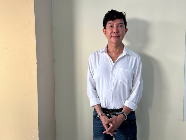 Ca sĩ Long Nhật bị bắt v&igrave; li&ecirc;n quan đến ma t&uacute;y - Ảnh 1.