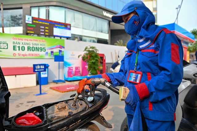 Từ 1/6/2026 cả nước d&ugrave;ng xăng E10i, người đi &ocirc; t&ocirc;, xe m&aacute;y cần đặc biệt lưu &yacute; một chi tiết n&agrave;y - Ảnh 1.