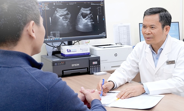 Người đ&agrave;n &ocirc;ng bất ngờ ph&aacute;t hiện ung thư thận, b&aacute;c sĩ cảnh b&aacute;o dấu hiệu nhiều người Việt dễ bỏ qua - Ảnh 1.
