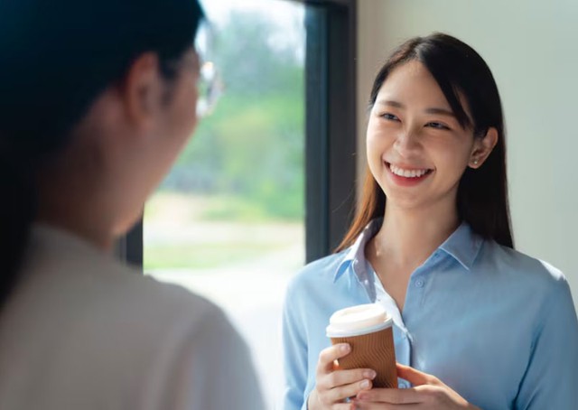5 nguy&ecirc;n tắc giao tiếp gi&uacute;p người EQ cao đi đến đ&acirc;u cũng được l&ograve;ng người kh&aacute;c - Ảnh 2.
