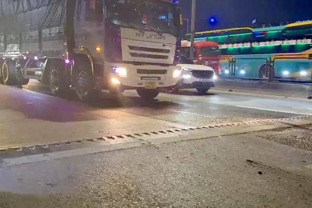 H&agrave; Nội: Tạm dừng lưu th&ocirc;ng một đoạn V&agrave;nh đai 3 tr&ecirc;n cao để sửa chữa khe co gi&atilde;n khẩn cấp - Ảnh 1.