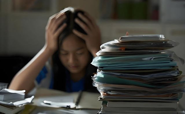 Trẻ c&oacute; 3 biểu hiện n&agrave;y từ nhỏ, lớn l&ecirc;n cha mẹ gi&agrave;u cũng kh&oacute; y&ecirc;n l&ograve;ng - Ảnh 2.