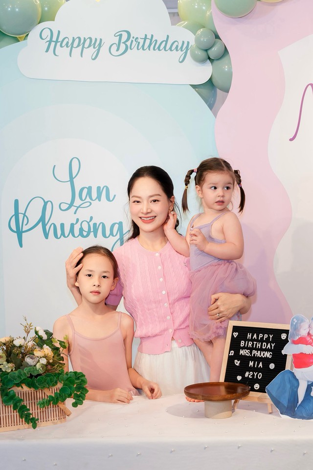 Hậu ly hôn chồng Tây, cuộc sống của 3 mẹ con Lan Phương vui vẻ ra sao? - Ảnh 10. Hậu ly hôn chồng Tây, cuộc sống của 3 mẹ con Lan Phương vui vẻ ra sao? - Ảnh 10.