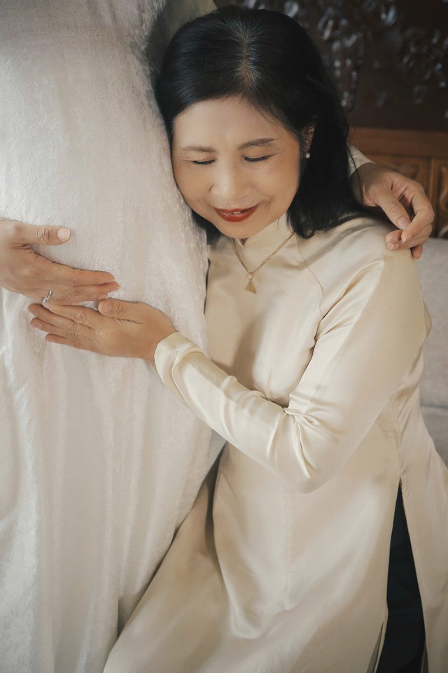 Mẹ ruột Hoa hậu Ngọc H&acirc;n giản dị, hết l&ograve;ng v&igrave; gia đ&igrave;nh - Ảnh 5.