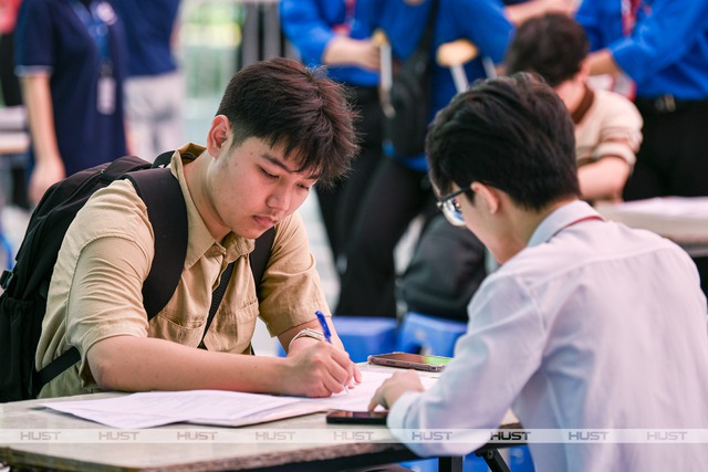 Muốn tr&uacute;ng tuyển v&agrave;o Đại học B&aacute;ch khoa H&agrave; Nội 2026, th&iacute; sinh phải biết những th&ocirc;ng tin quan trọng n&agrave;y - Ảnh 1.