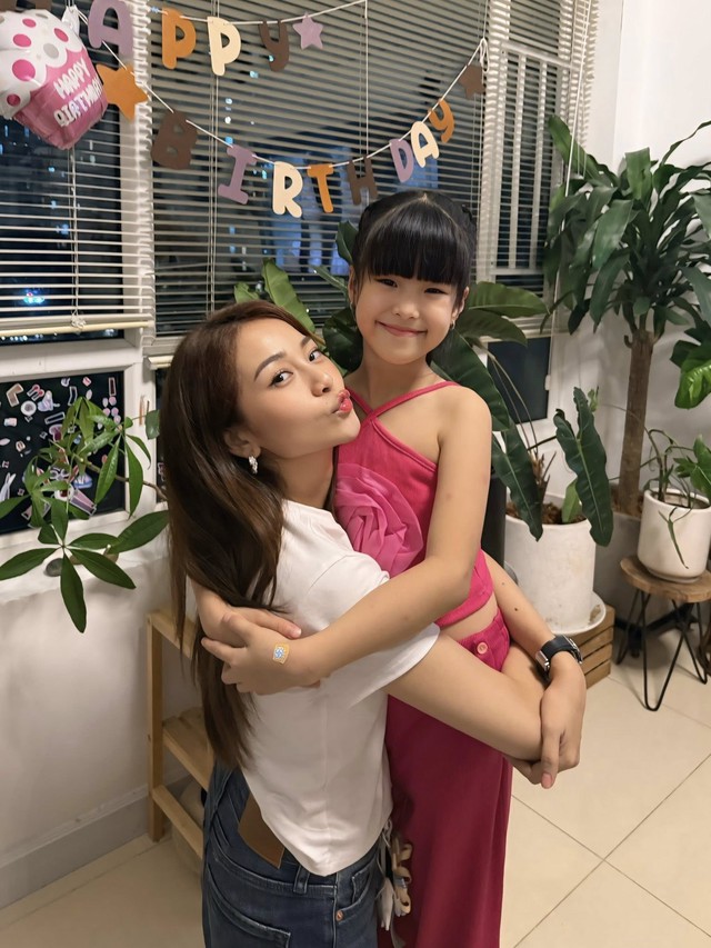 Con g&aacute;i 7 tuổi đ&aacute;ng y&ecirc;u của L&ecirc; Phương - Ảnh 4.
