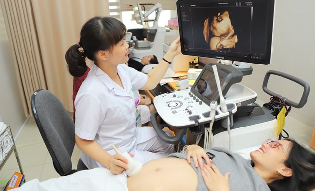 B&agrave; bầu cần l&agrave;m g&igrave; để tr&aacute;nh sốc nhiệt trong m&ugrave;a Nắng n&oacute;ng 2026 - Ảnh 1.