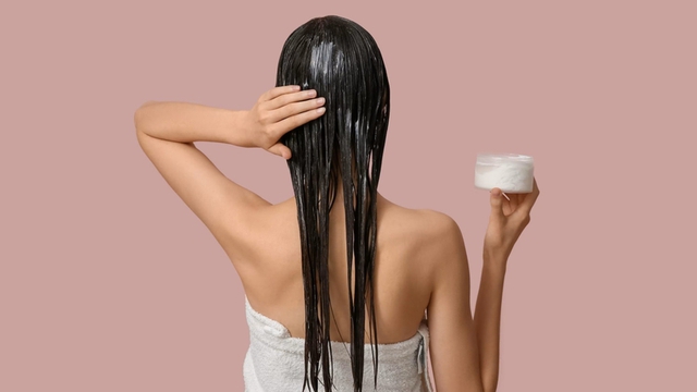 "Càng gội càng nhiều gàu:" Sự thật ngỡ ngàng đằng sau mái tóc lúc nào cũng ngứa - Ảnh 3. "Càng gội càng nhiều gàu:" Sự thật ngỡ ngàng đằng sau mái tóc lúc nào cũng ngứa - Ảnh 3.