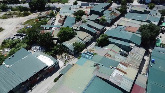 H&agrave; Nội: B&aacute;o động hiểm họa hỏa hoạn từ những nh&agrave; xưởng tạm bợ ở Đại Mỗ - Ảnh 8.