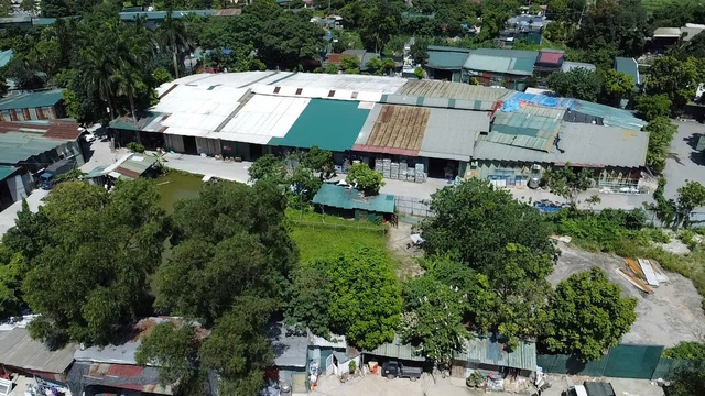 H&agrave; Nội: B&aacute;o động hiểm họa hỏa hoạn từ những nh&agrave; xưởng tạm bợ ở Đại Mỗ - Ảnh 11.