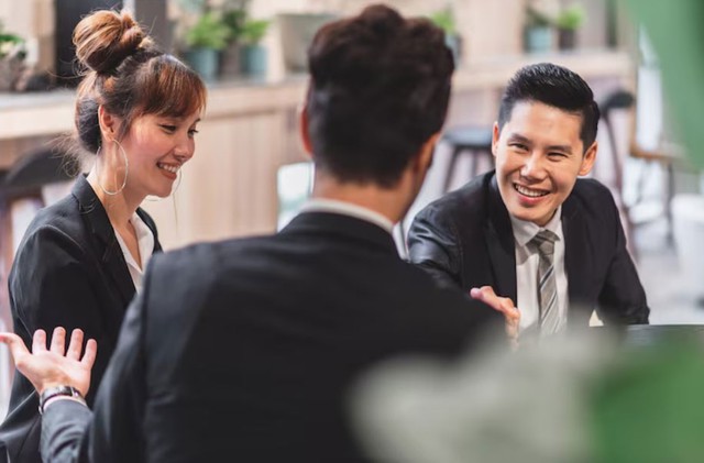 Người c&oacute; ph&uacute;c thường sở hữu 3 mối quan hệ 'đắt gi&aacute;' hơn cả v&agrave;ng bạc - Ảnh 1.