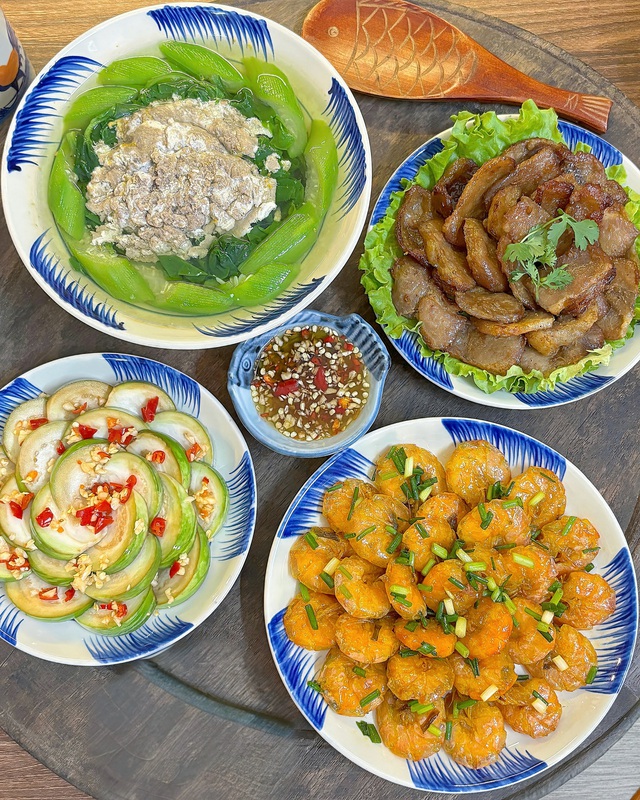 13 m&acirc;m cơm gia đ&igrave;nh m&ugrave;a h&egrave; chỉ 150.000 đồng của mẹ đảm ở H&agrave; Nội v&ocirc; c&ugrave;ng h&uacute;t mắt v&agrave; bổ dưỡng - Ảnh 11.