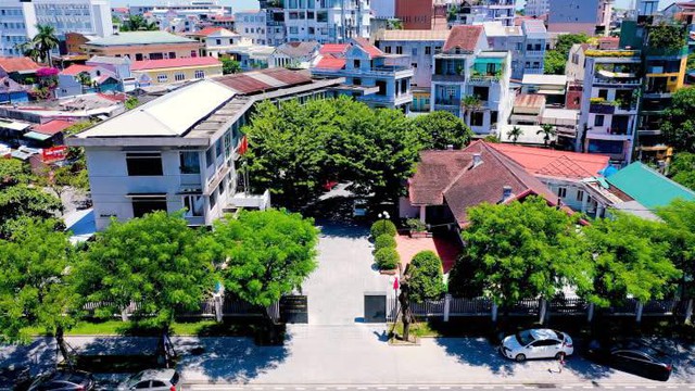 Sau kỷ luật, nguyên Giám đốc Sở Nông nghiệp và Môi trường TP Huế làm chuyên viên - Ảnh 1. Sau kỷ luật, nguyên Giám đốc Sở Nông nghiệp và Môi trường TP Huế làm chuyên viên - Ảnh 1.