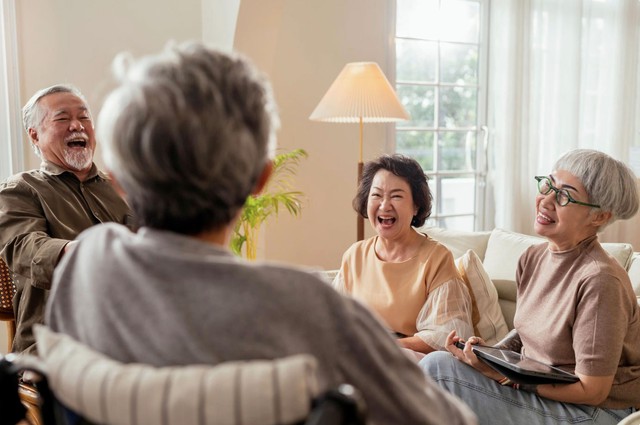 Sau tuổi nghỉ hưu, người kh&ocirc;n ngoan tuyệt đối tr&aacute;nh xa 4 kiểu người để giữ cuộc sống b&igrave;nh y&ecirc;n - Ảnh 1.
