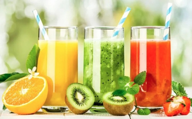 Người phụ nữ 29 tuổi tăng gần 25kg thừa nhận 1 sai lầm n&agrave;y khi uống nước &eacute;p tr&aacute;i c&acirc;y - Ảnh 2.