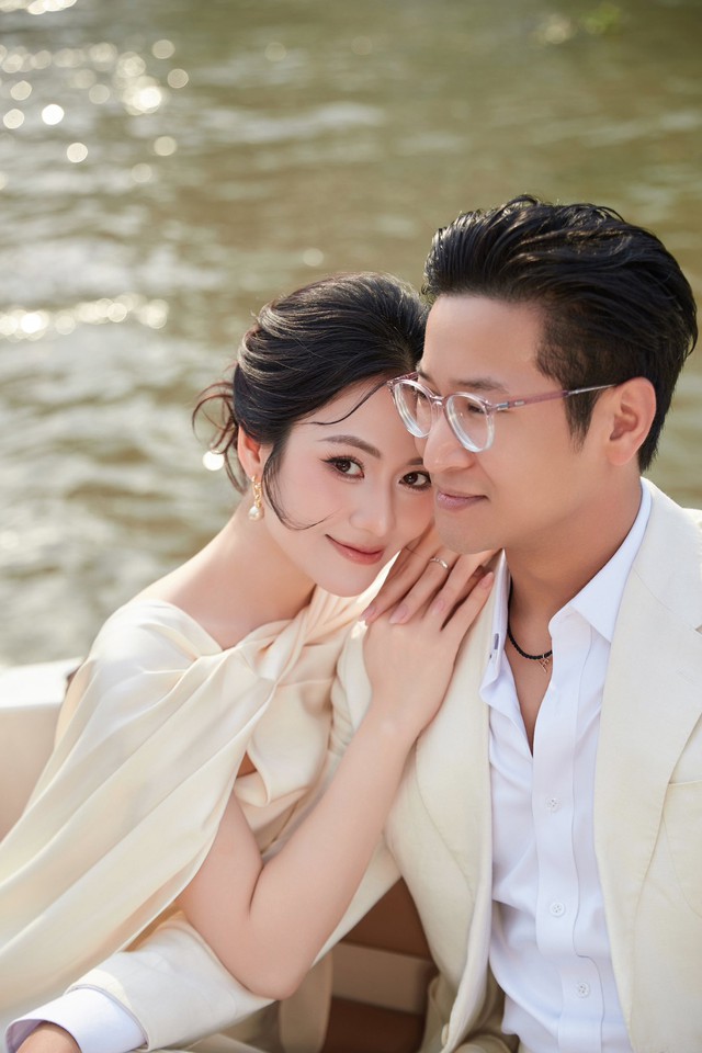 Tin sao ng&agrave;y 28/5: Việt Hoa l&atilde;ng mạn b&ecirc;n Trọng Tr&iacute; tr&ecirc;n du thuyền, H'Hen Ni&ecirc; ch&iacute;nh thức trở lại - Ảnh 3.